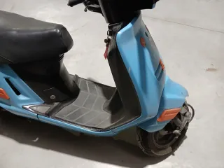 Peugeot SV 125 Scooter Azul