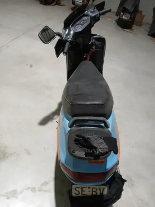 Peugeot SV 125 Scooter Azul