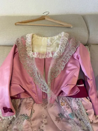 Traje de Fallera Blanco y Rojo