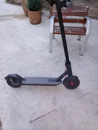 Patinete eléctrico prácticamente nuevo