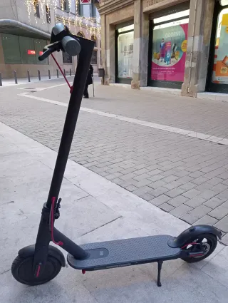 Patinete eléctrico prácticamente nuevo
