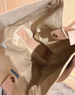 Bolso tote beige de piel sintética