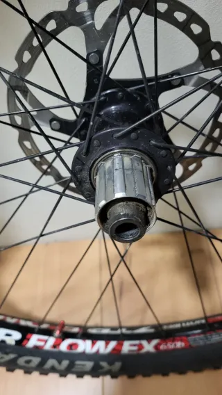 Bujes Chris King, Llantas y GOMAS NUEVAS.