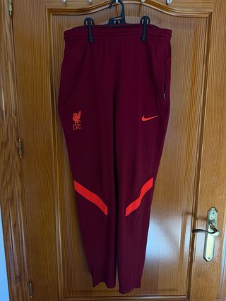 Chándal original Liverpool Nike. Talla M.
