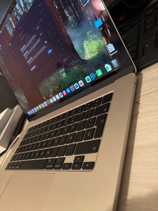 MacBook Air 15” M3 (2024) – 8GB / 256GB
