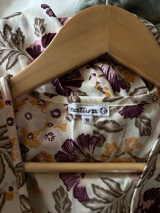 Vestido floral cruzado