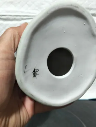 Figura porcelana dama con paraguas