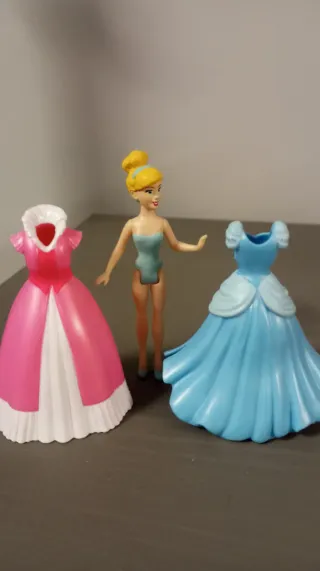 Muñeca Cenicienta con vestido rosa