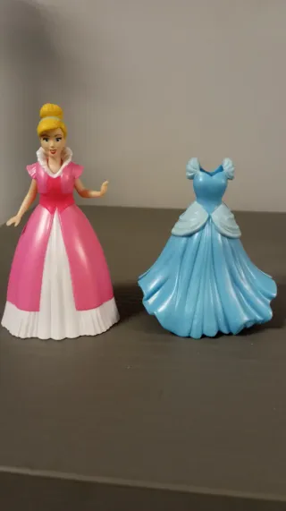 Muñeca Cenicienta con vestido rosa