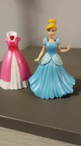 Muñeca Cenicienta con vestido rosa