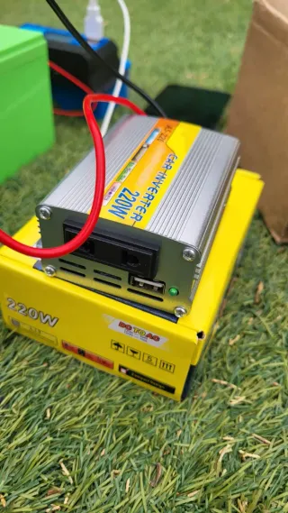 Kit solar completo con batería e inversor a 220