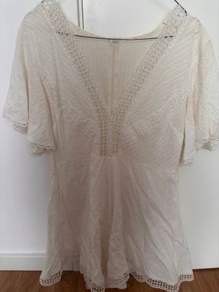 Macacão branco rendado