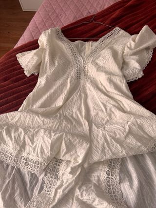 Macacão branco rendado