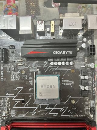 Gigabyte GA-AB350-GAMING 3 Placa AM4 + Procesador