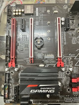 Gigabyte GA-AB350-GAMING 3 Placa AM4 + Procesador