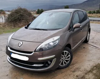 Renault Grand Scenic 2013
