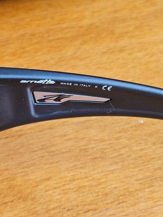 Gafas de sol Arnette negras y plata