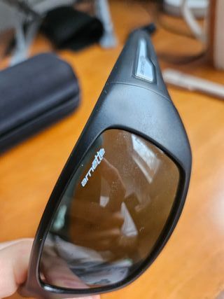 Gafas de sol Arnette negras y plata