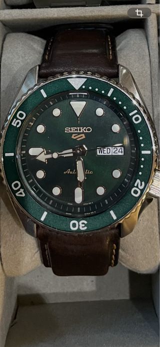 Reloj Seiko 5 Sports Verde y Plateado