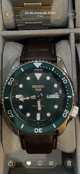 Reloj Seiko 5 Sports Verde y Plateado