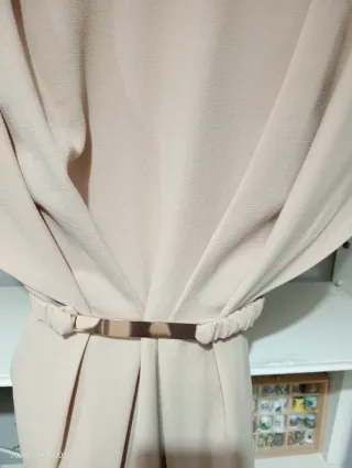 Vestido beige sin estrenar de Sfera