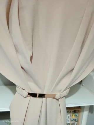 Vestido beige sin estrenar de Sfera