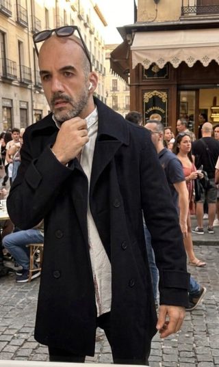 Abrigo Adolfo Dominguez Negro Talla 48