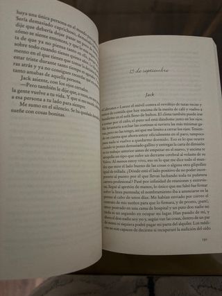 Novela romántica en muy buen estado. Poco uso.