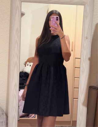 Vestido negro corto