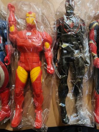 Muñecos Héroes Marvel 28cm