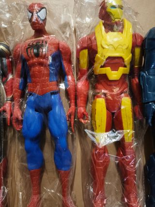 Muñecos Héroes Marvel 28cm