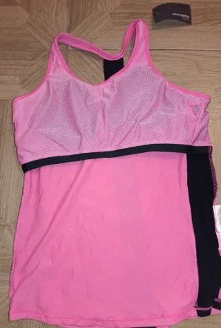 Camiseta deportiva Boomerang rosa