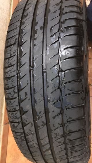 Llantas Peugeot con neumáticos nuevos