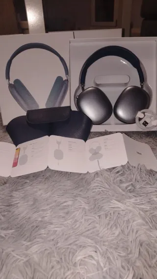 Cuffie Max con scatola e gadget