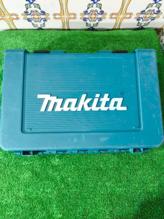 Rotomartillo Milwaukee con maletín