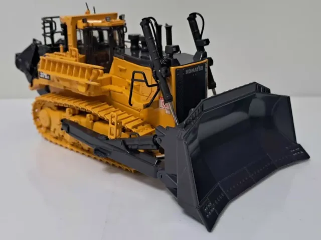 Komatsu D375A-8