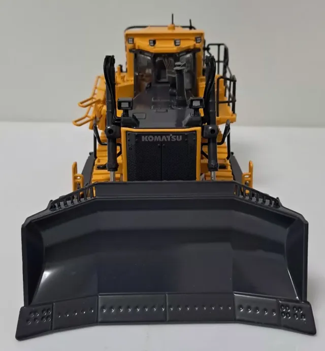 Komatsu D375A-8