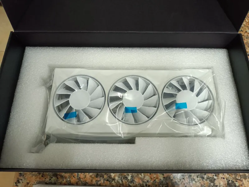 Tarjeta gráfica XFX RX 9060 XT SWIFT OC White 16GB afbeelding 2