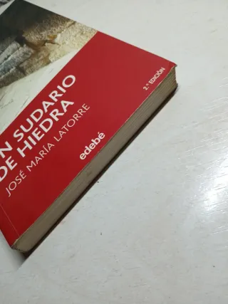 Un sudario de hiedra (Periscopio) (Spanish Edit...