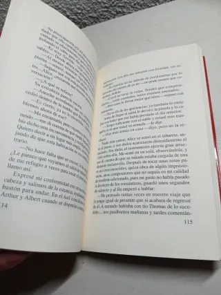 Un sudario de hiedra (Periscopio) (Spanish Edit...