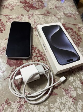 iPhone 15 con dos meses de uso