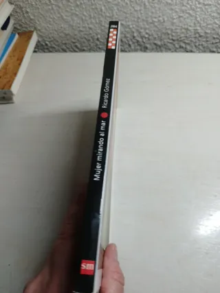 Mujer mirando al mar (Spanish Edition)