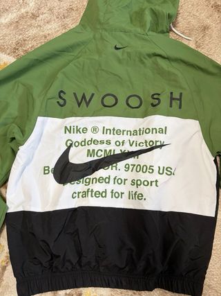 Conjunto Nike Talla M Verde y Negro