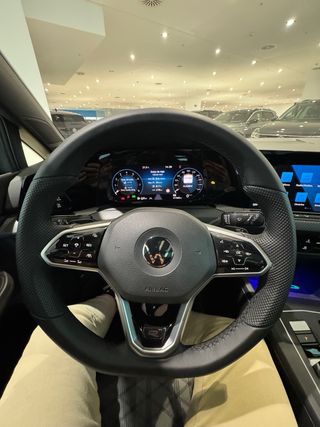 VW Golf Variant R-Line 1.5eTSi 150cv automatico