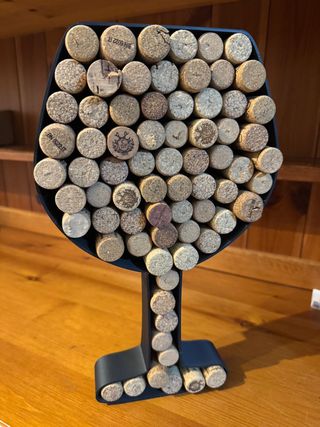 Porta tappi vino a forma di bicchiere