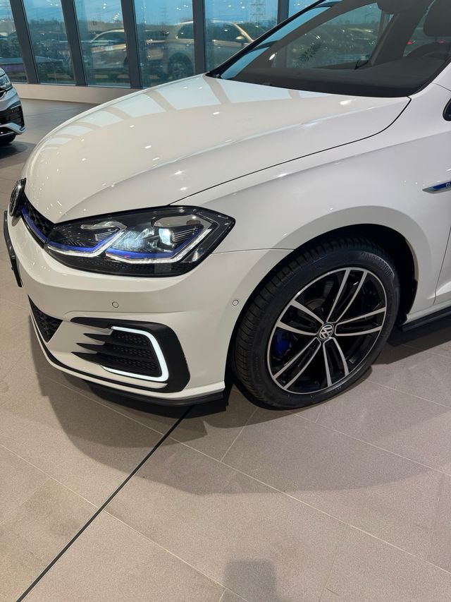 VW Golf GTE 1.4TSi 150cv + 54cv enchufable
