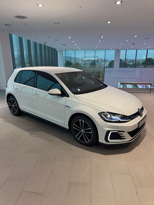 VW Golf GTE 1.4TSi 150cv + 54cv enchufable