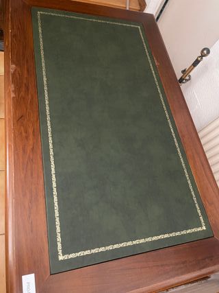 Escritorio clásico madera y cuero