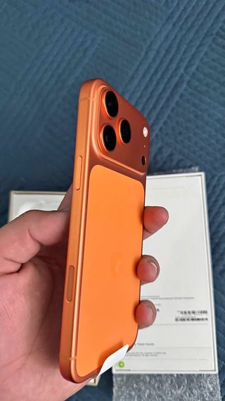 iPhone 17 Pro Max Naranja