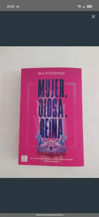 Mujer, diosa, reina.